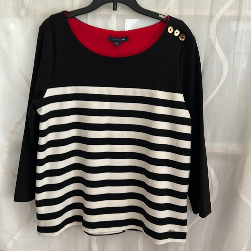 Tommy Hilfiger Black & White, 3/4 Sleeve, Striped Top, Size Medium